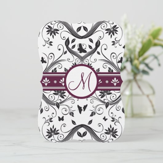 ブラックダマスク蝶の渦巻きプラムの結婚式招待状 招待状 (スタンド正面)