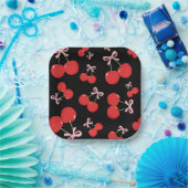 ブラックチェリー ピンクリボン コケッタ バースデーパーティー ペーパープレート (パーティー)