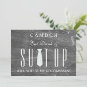 ブラックチョークボードスーツアップ　あなたは私のグルームズマンになってくれますか？ 招待状 (スタンド正面)