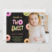 ブラックツースイートパステルフォトドーナツ誕生日 招待状 (正面)