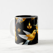 ブラックツートーンコーヒーの可愛いゴールデンハミングバード ツートーンマグカップ (正面左)