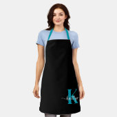 ブラックティール(緑がかった色)モノグラム エプロン (着用した状態)