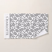 ブラックテニスラケットとグレーボールのカスタマイズ ハンドタオル (ハンドタオル)