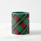ブラックテロシアのリアードッググリーンレッドホリデープレイド マグカップ (中央)