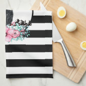 ブラックディアヘッド付き/ピンクの花と山 キッチンタオル (四つ折り)