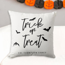 ブラックトリックまたはトリート文字とこうもりハロウィーン クッション