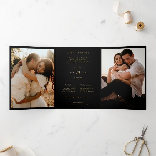 ブラックトレンディースタイリッシュとコラージュ結婚の7枚の写真 三つ折り招待状 (内部)