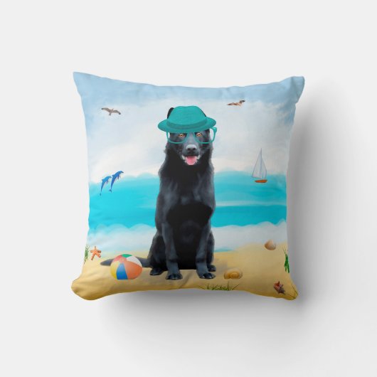 ブラックドイツシェパードドッグオンビーチ クッション (正面)