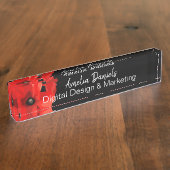 ブラックネームプレートの美しい赤いポピー デスクネームプレート (側面)