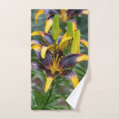 ブラックハイブリッドアジアユリ、花写真 バスタオルセット (ハンドタオル)