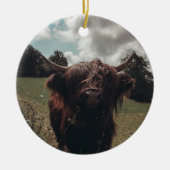 ブラックハイランドスコットランド牛の放牧ヴィンテージレトロ セラミックオーナメント (正面)