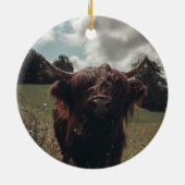 ブラックハイランドスコットランド牛の放牧ヴィンテージレトロ セラミックオーナメント (裏面)