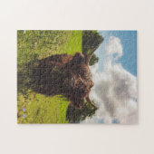 ブラックハイランド牛の放牧グリーンフィールドサンライト ジグソーパズル (横)