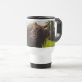 ブラックハイランド牛の放牧グリーンフィールドサンライト トラベルマグ (正面右)