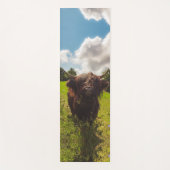 ブラックハイランド牛の放牧グリーンフィールドサンライト ヨガマット (正面)