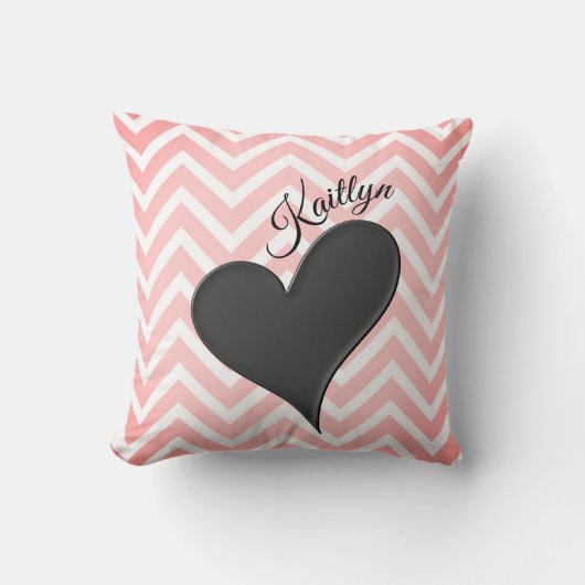 ブラックハートオンピンクシェブロンストライプ装飾用クッション クッション (正面)