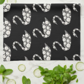 ブラックバックエレガントグラウンドにホワイトパールスワン キッチンタオル (折り畳み)