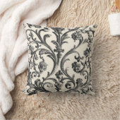 ブラックバロックフローラオンクリーム クッション (ブランケット)