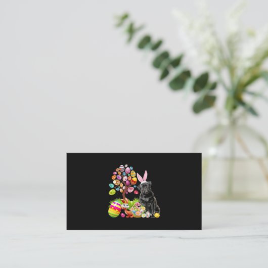 ブラックパグイースター卵の木の犬バニーイースターデー 名刺 (スタンド正面)