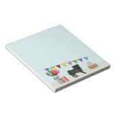 ブラックパグキュート漫画の犬カラフル誕生日 ノートパッド (アングル)