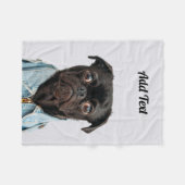 ブラックパグドッグアド文字 フリースブランケット (正面(横))