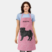 ブラックパグ犬かわいいモップと名前のピンクのハート エプロン (着用した状態)
