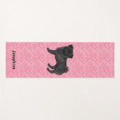 ブラックパグ犬かわいいモップと名前のピンクのハート ヨガマット (正面(横))