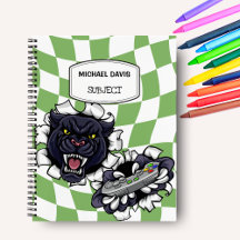 ブラックパンサーゲーマーがビデオゲームコントローラを持っている