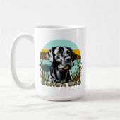 ブラックパーソナライズされたラブラドールリトリバーヴィンテージ文字 コーヒーマグカップ (左)