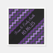 ブラックパープルシェブロンのカスタマイズ可能な紙ナプキン スタンダードカクテルナプキン (正面)