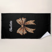 ブラックヒョウの弓名 ビーチタオル (正面)