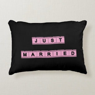 ブラックピンクたった今結婚しました アクセントクッション
