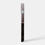 ブラックピンクグレーフローラモノグラム電話ケース iPhone 15ケース (左側面)