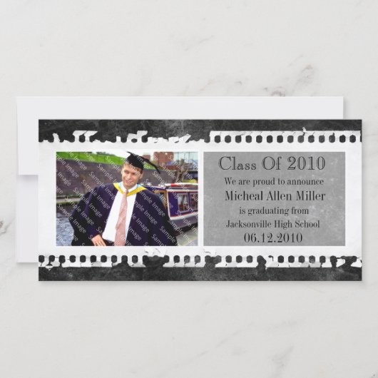 ブラックフィルムフレームグランジ卒業フォトカード 案内状 (正面)
