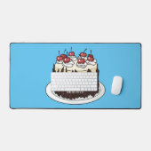 ブラックフォレストケーキ漫画イラストレーション デスクマット (キーボード&マウス)