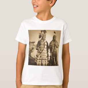 ブラックフットのインディアンの酋長および戦士のヴィンテージ Tシャツ