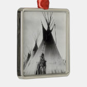 ブラックフットの勇敢、カルガリーの近くで、アルバータ1889年 メタルオーナメント (右)
