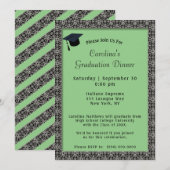 ブラックフレームディナーキャップライトグリーン卒業 招待状 (正面/裏面)