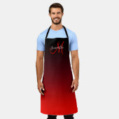 ブラックブルゴーニュと明るい赤モノグラムグラデーション エプロン (着用した状態)