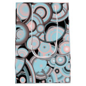 ブラックブルーモチャピンクのグラデーション同心円 ミディアムペーパーバッグ (裏面)