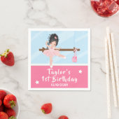 ブラックヘアバレリナピンクトゥチュウ誕生日ナプキンス スタンダードカクテルナプキン (インサイチュ)