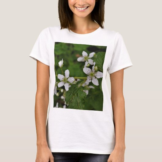 ブラックベリーの花 Tシャツ (正面)