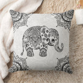 ブラックペイズリーゾウイラストレーション クッション (ブランケット)