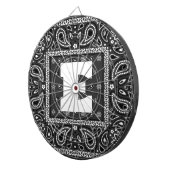 ブラックペイズリーバンダナ誕生日ヒップホップラップのスカーフ ダーツボード (正面右)