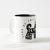 ブラックペーパーカットドッグ中国の〔占星術の〕十二宮図誕生日マグ ツートーンマグカップ (正面左)