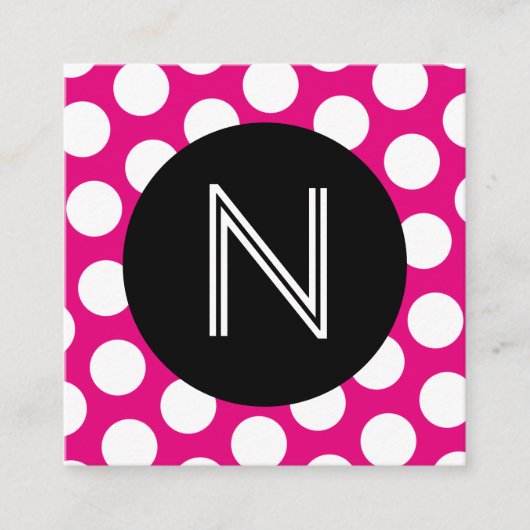 ブラックホットピンクとホワイト水玉模様モノグラム スクエア名刺 (正面)
