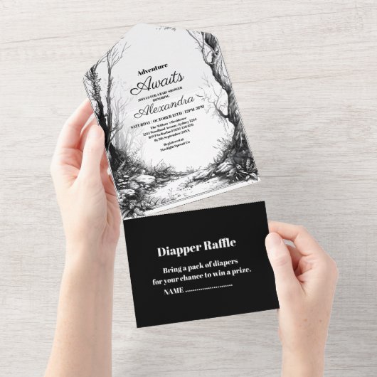 ブラックホワイトの素朴な森林アドベンチャー ベビーシャワー オールインワン招待状 (貼ってはがせる)