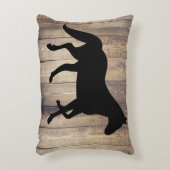 ブラックホースのシルエットと素朴ウッド板 アクセントクッション (正面(垂直))