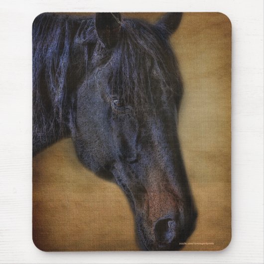 ブラックホースポートレートオン素朴パーチメント効果 マウスパッド (正面)