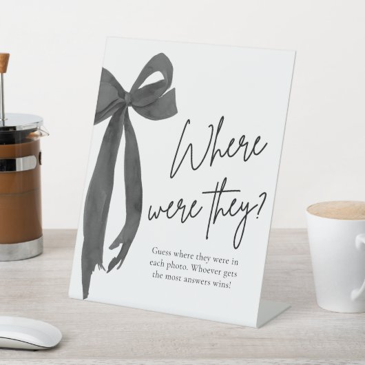 ブラックボウブライダルシャワーどこ彼らはゲームサイン 台座サイン (インサイチュ)